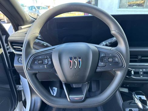 Used 2025 Buick Envista Preferred image 21