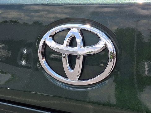 Certified 2024 Toyota Corolla Cross XLE w/ Convenience Package AWD/4WD image 30