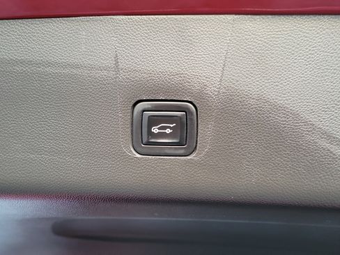 Used 2021 Chevrolet Traverse High Country image 26