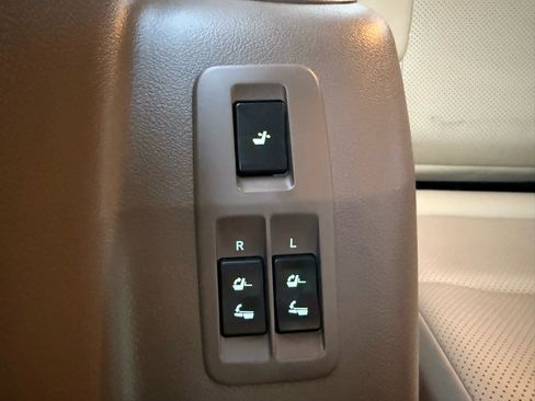 Used 2012 Lexus GX 460 image 33