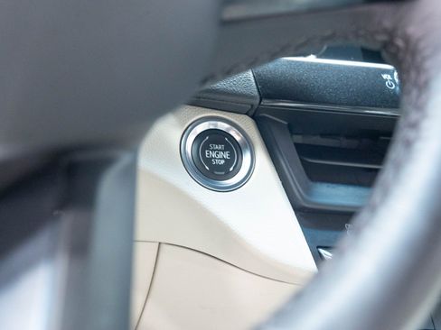 Used 2020 Cadillac CT4 Premium Luxury RWD image 28
