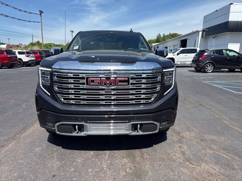 Used 2023 GMC Sierra 1500 Denali w/ Technology Package AWD/4WD image 9