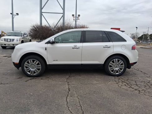 Used 2010 Lincoln MKX AWD image 5