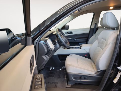 Used 2024 Nissan Pathfinder SV FWD image 24
