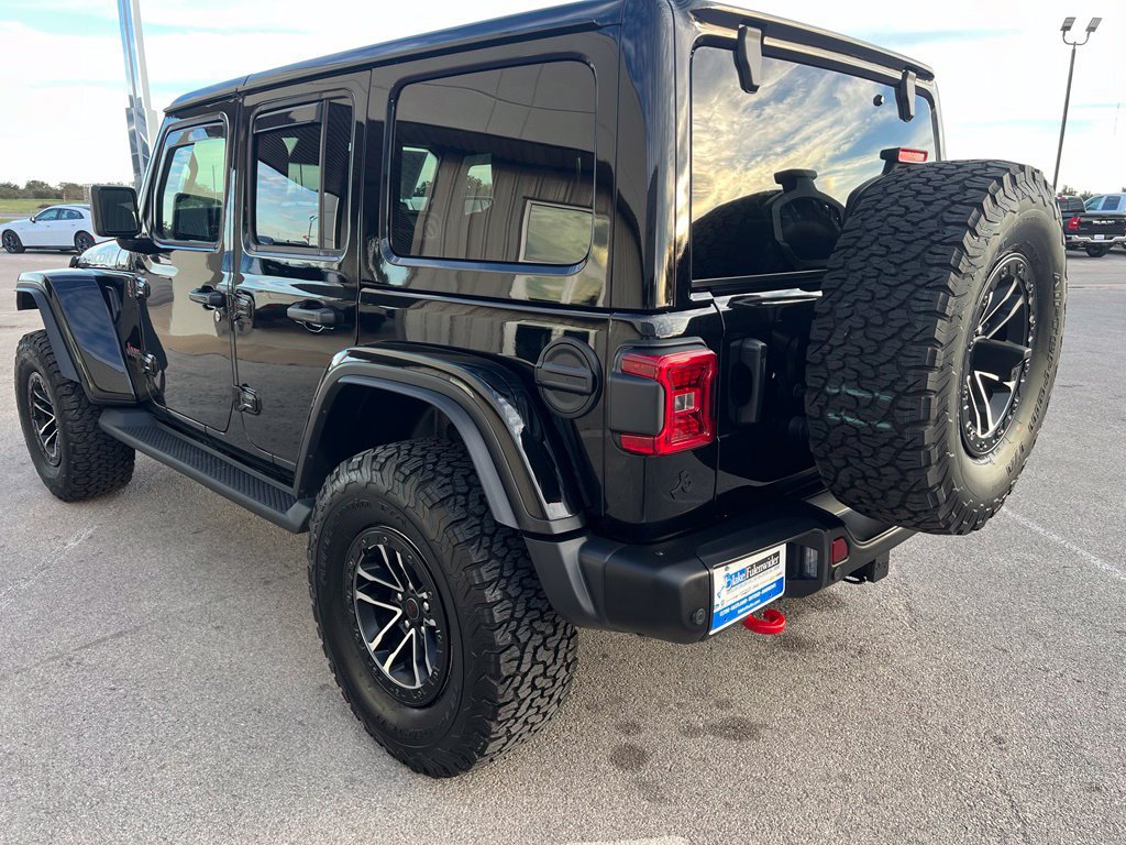 Used 2026 Jeep Wrangler Unlimited Rubicon AWD/4WD image 3