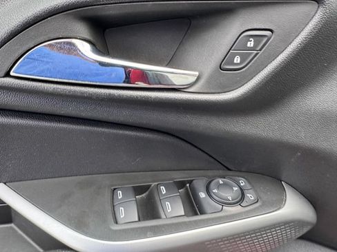 Certified 2024 Chevrolet Trax RS w/ Sunroof Package FWD image 14