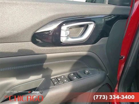 Certified 2025 Jeep Compass Latitude w/ Altitude Special Edition image 11