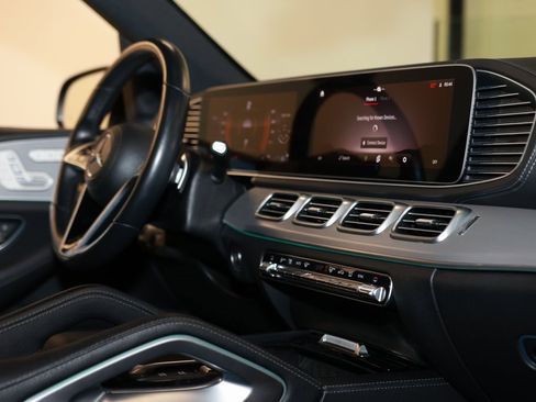 Used 2024 Mercedes-Benz GLS 450 4MATIC image 18