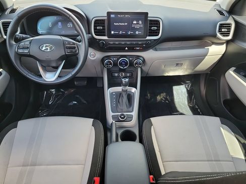 Used 2024 Hyundai Venue SEL FWD image 20