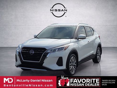 Used 2024 Nissan Kicks SV FWD image 2