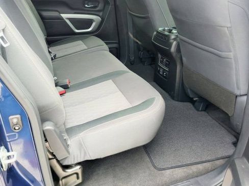 Used 2021 Nissan Titan SV w/ SV Convenience Package RWD image 11