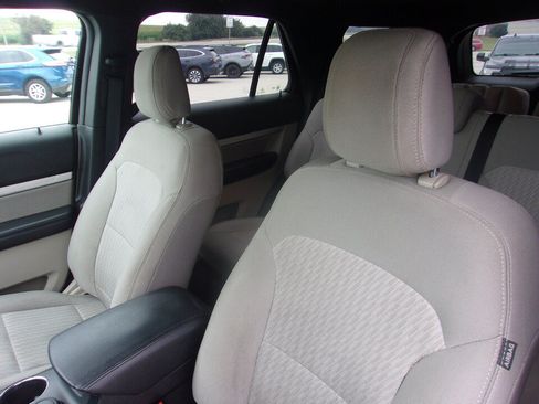 Used 2018 Ford Explorer 4WD image 10