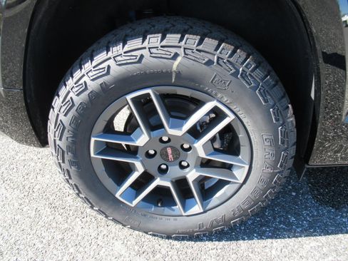 Used 2026 GMC Terrain AT4 w/ Convenience Package III AWD/4WD image 30