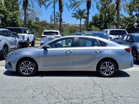 Certified 2023 Kia Forte LXS FWD image 3