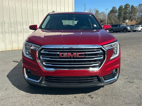 Used 2023 GMC Terrain SLT image 3