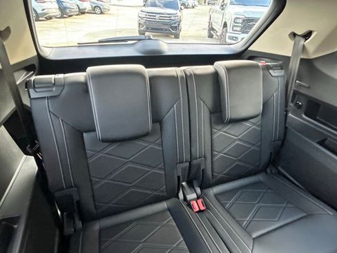 Used 2025 Volkswagen Atlas SE w/ Panoramic Sunroof Package image 51