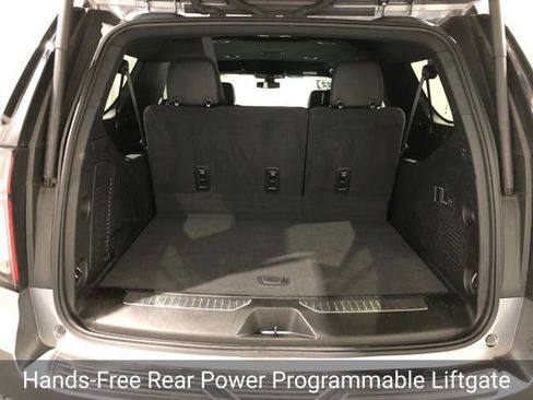 Used 2022 Chevrolet Suburban RST w/ Sport Performance Package image 12