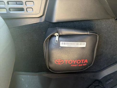 Used 2025 Toyota Tacoma TRD Sport AWD/4WD image 27