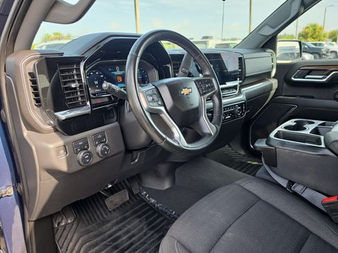 Used 2023 Chevrolet Silverado 1500 LT AWD/4WD image 15