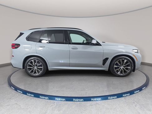 New 2026 BMW X5 xDrive50e w/ M Sport Package AWD/4WD image 4