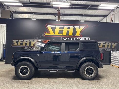 Used 2021 Ford Bronco 4-Door w/ Sasquatch Package image 2