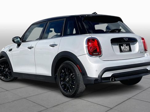 Used 2022 MINI Cooper 4-Door Hardtop image 11