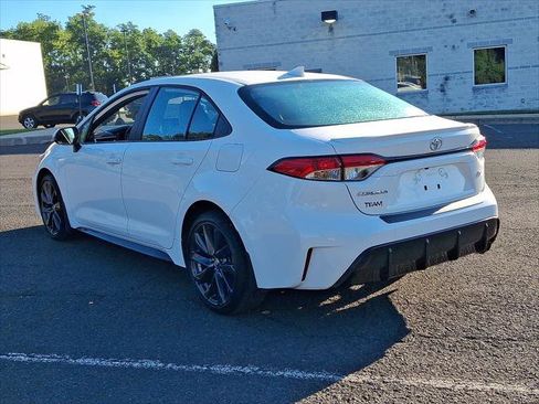 Certified 2025 Toyota Corolla SE w/ SE Premium Package FWD image 23