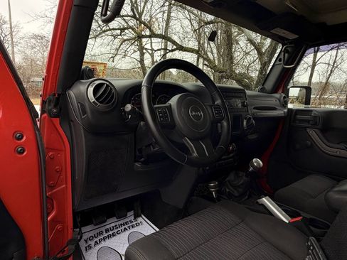 Used 2011 Jeep Wrangler Unlimited Sport w/ Dual Top Group image 10