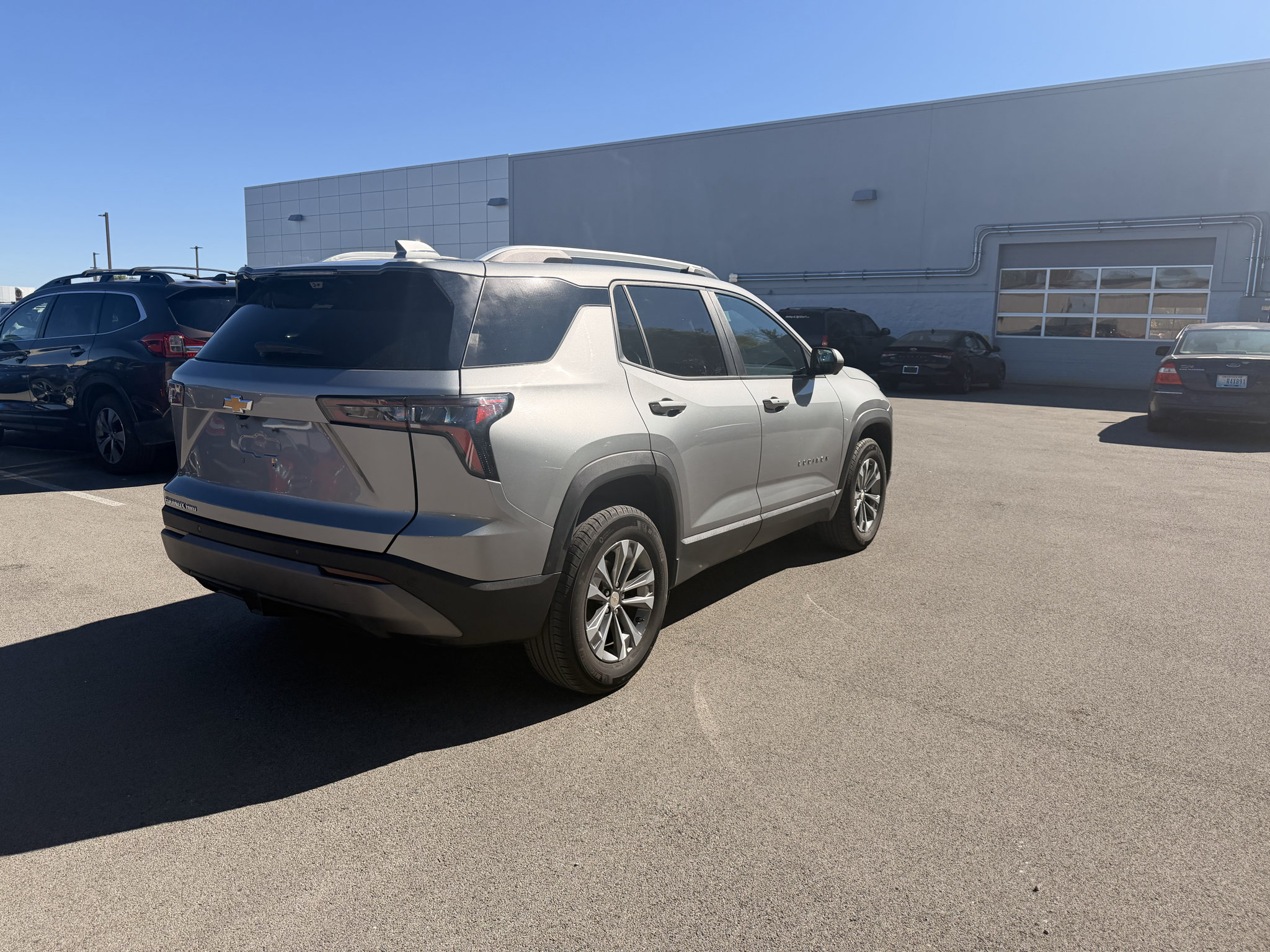 Used 2025 Chevrolet Equinox LT w/ Convenience Package II AWD/4WD image 4