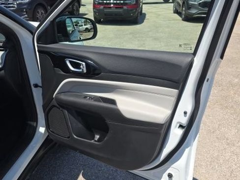 Used 2026 Jeep Compass Limited AWD/4WD image 32