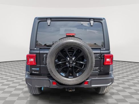 Used 2023 Jeep Wrangler Unlimited Sahara w/ Cold Weather Group AWD/4WD image 6