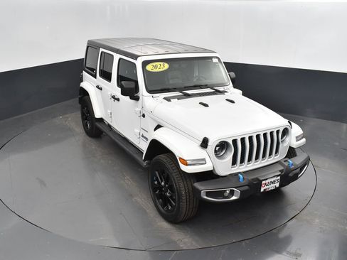 Used 2023 Jeep Wrangler Unlimited Sahara image 29