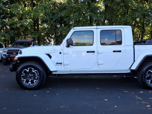 Certified 2025 Jeep Gladiator Sport w/ Premium Package AWD/4WD image 4