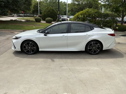 Used 2025 Toyota Camry XSE FWD image 7