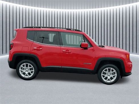 Used 2020 Jeep Renegade Latitude image 2