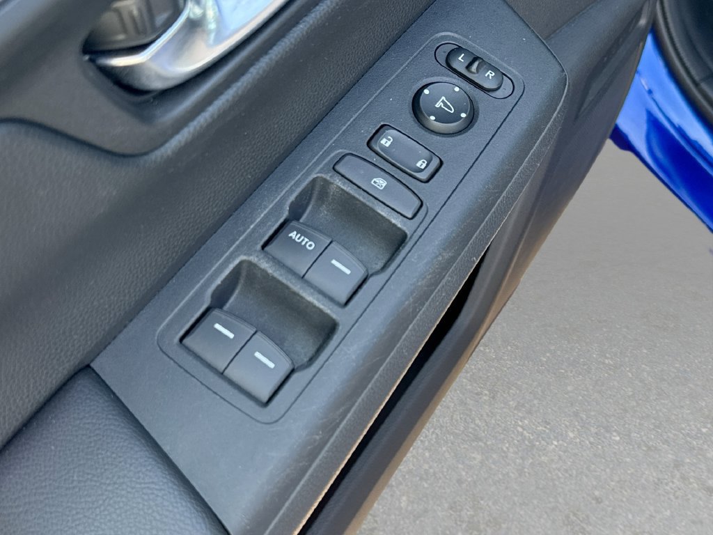 Used 2025 Honda CR-V LX image 11