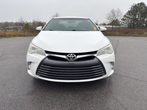 Used 2016 Toyota Camry LE image 4