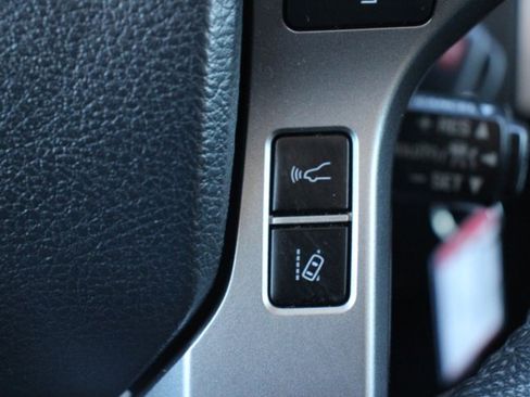 Certified 2020 Toyota Tacoma SR5 image 28