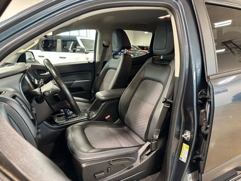 Used 2020 Chevrolet Colorado Z71 image 12