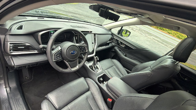 Used 2025 Subaru Outback Touring XT w/ Tech Package 3 AWD/4WD image 18