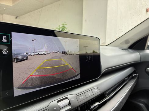 Used 2025 Kia K4 LXS image 23