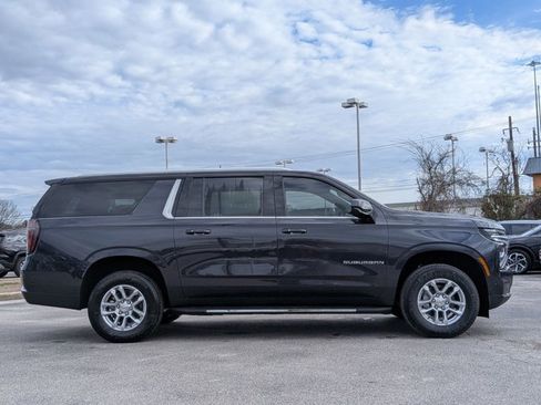 New 2026 Chevrolet Suburban LS image 4