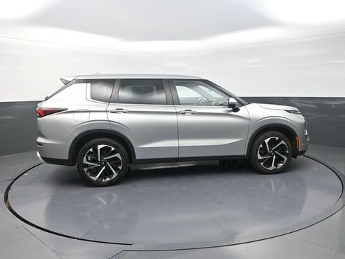 Used 2023 Mitsubishi Outlander SE AWD/4WD image 10