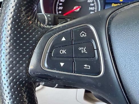 Used 2018 Mercedes-Benz GLC 300 4MATIC image 22