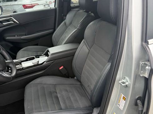 Used 2025 Mitsubishi Outlander SE AWD/4WD image 9