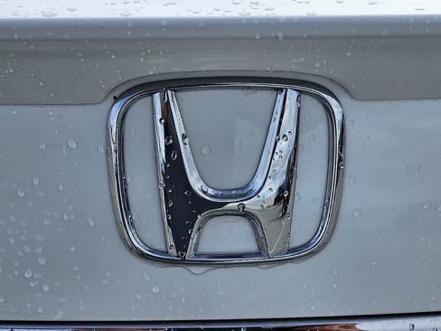 Used 2017 Honda Accord Hybrid Sedan image 12