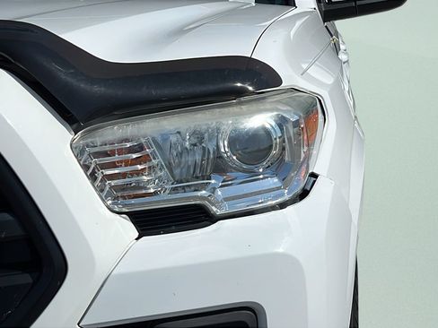 Used 2017 Toyota Tacoma SR RWD image 23