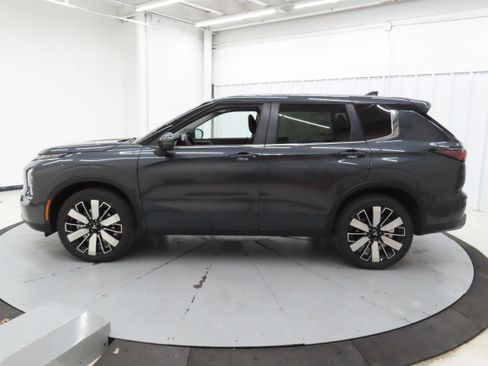 New 2026 Mitsubishi Outlander SE FWD image 7