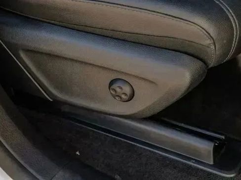 Used 2022 Mercedes-Benz GLE 350 4MATIC w/ Premium Package image 43