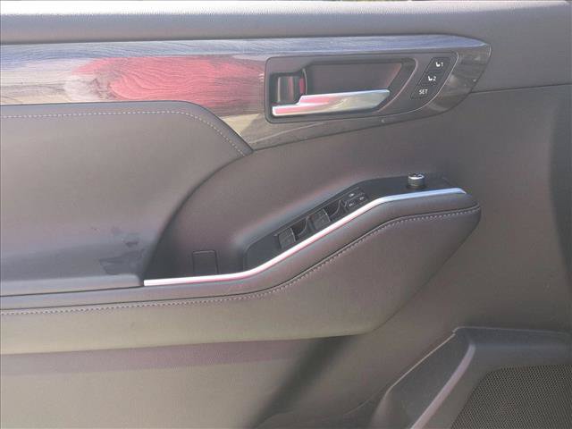 Used 2020 Toyota Highlander Limited AWD/4WD image 11